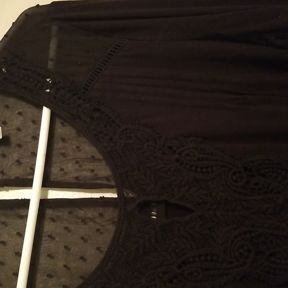 Black Lace Flowy Boho Top with Sheer Shoulders - Picture 5 of 9